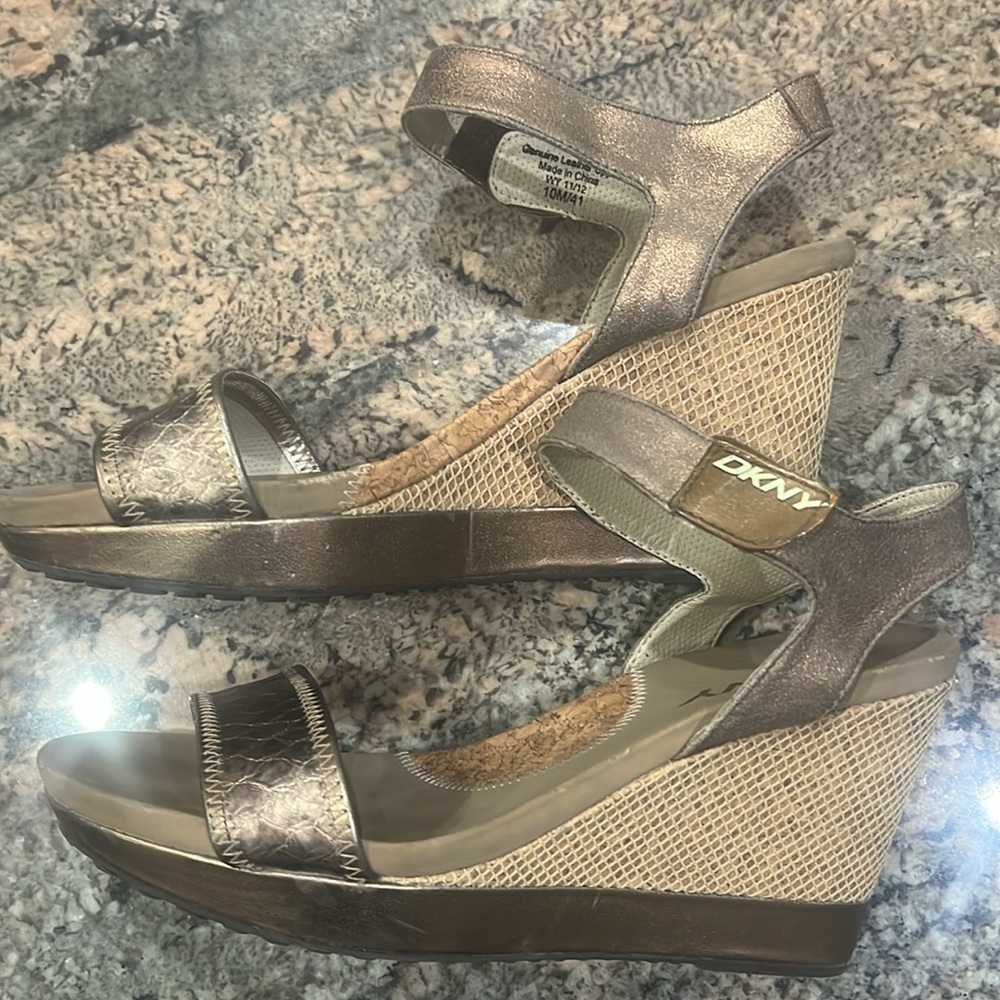 DKNY Brown Sandals with Slingback Design and Embossed Straps